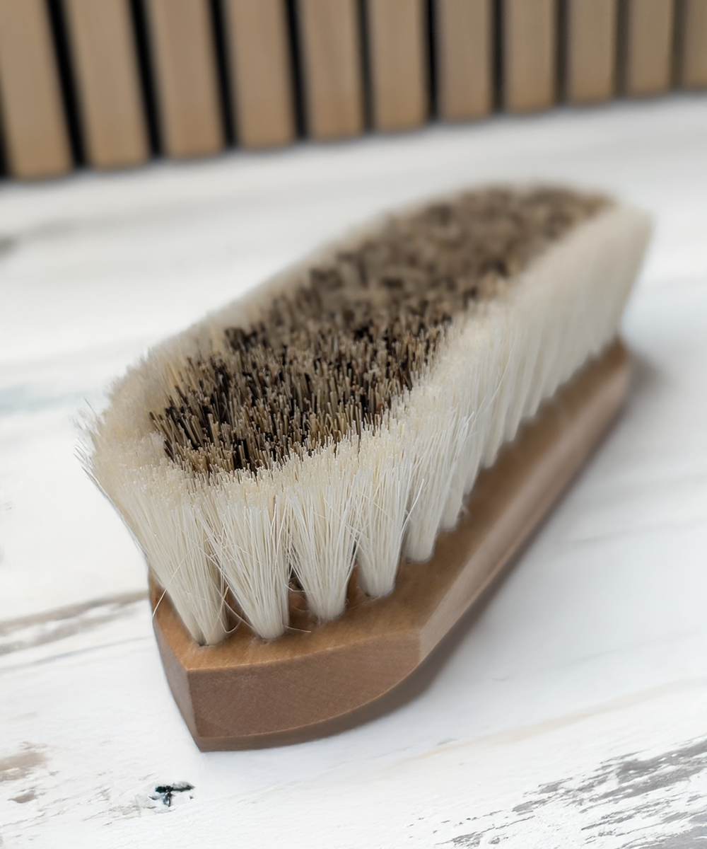 8 ¼'' Champion Brush Winner’s Circle® Medium Stiff Union Fibre & Tampico Blend Dandy Brush