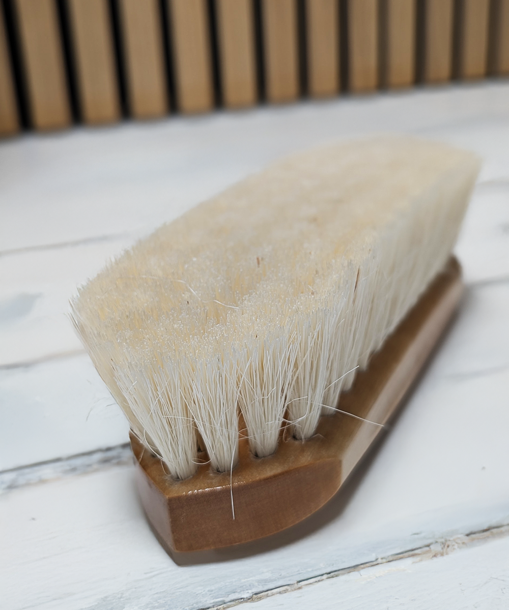 8 ¼'' Champion Brush Winner’s Circle® Soft Tampico Dandy Brush