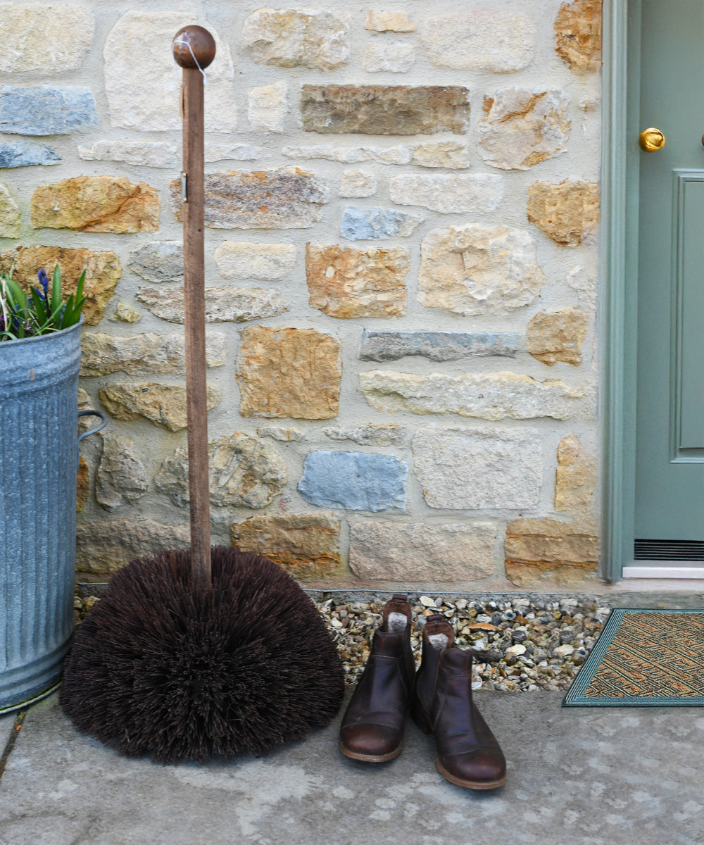 Finest by Hillbrush Quality Domed Boot-wiping Mud Scraper With Fitted Handle - Stiff