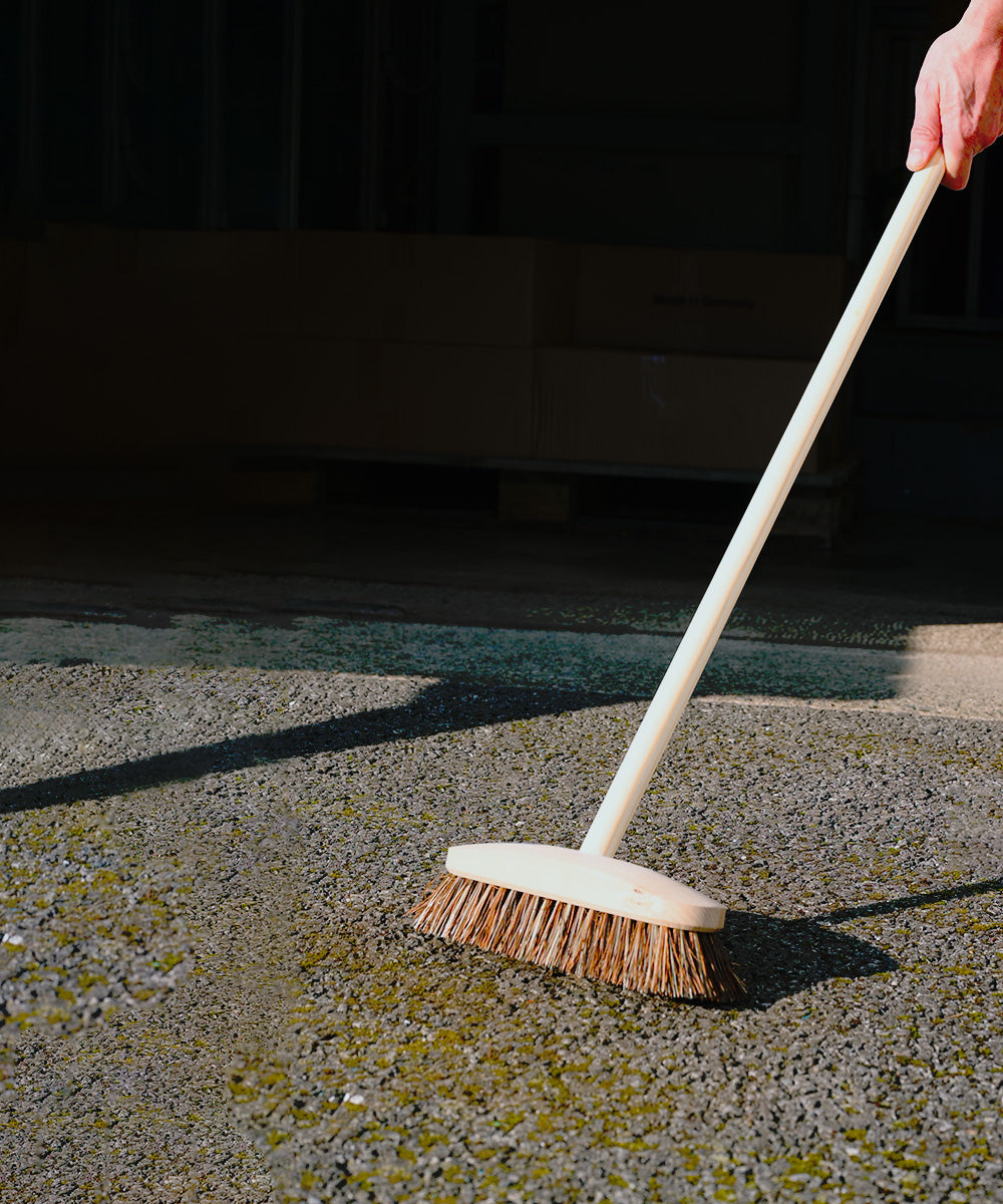 Finest by Hillbrush Deck Scrub With Handle - Stiff