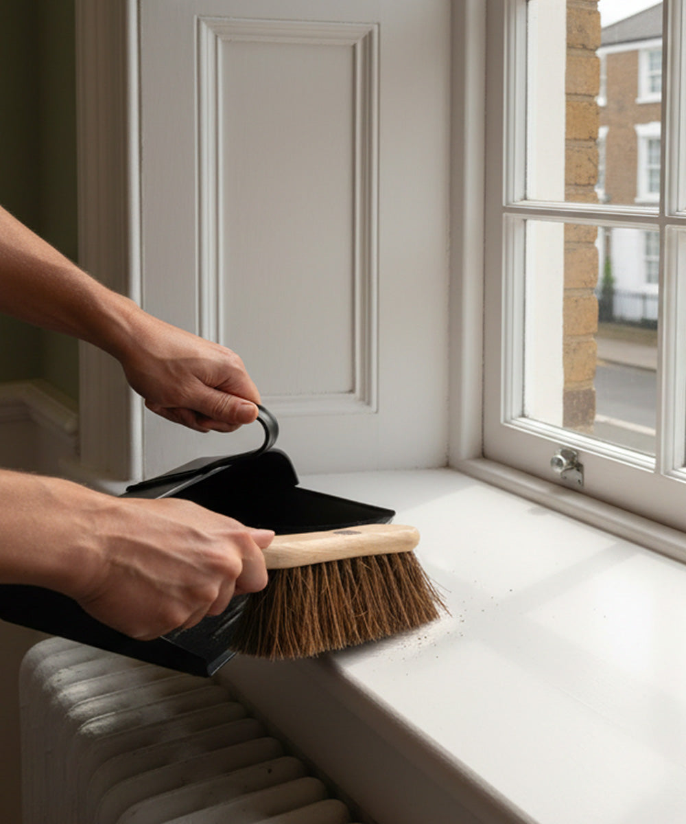 Finest by Hillbrush Dustpan & Bassine Brush Set (Medium Stiff)
