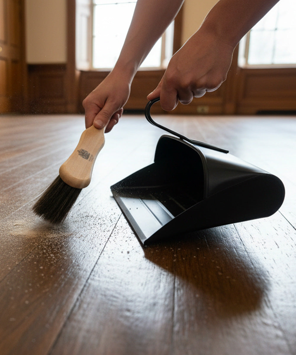 Finest by Hillbrush Dustpan & Gumati Brush Set (Medium Stiff)