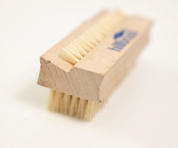 Everyday Nail Brush With Dual Fill - Medium Stiff